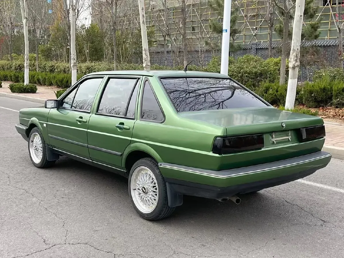 2004 Volkswagen Santana Classic 1.6L 87HP L4 5MT,autocango,china used car exporter,china ev exporter,chinese used car exporter,chinese used ev exporter