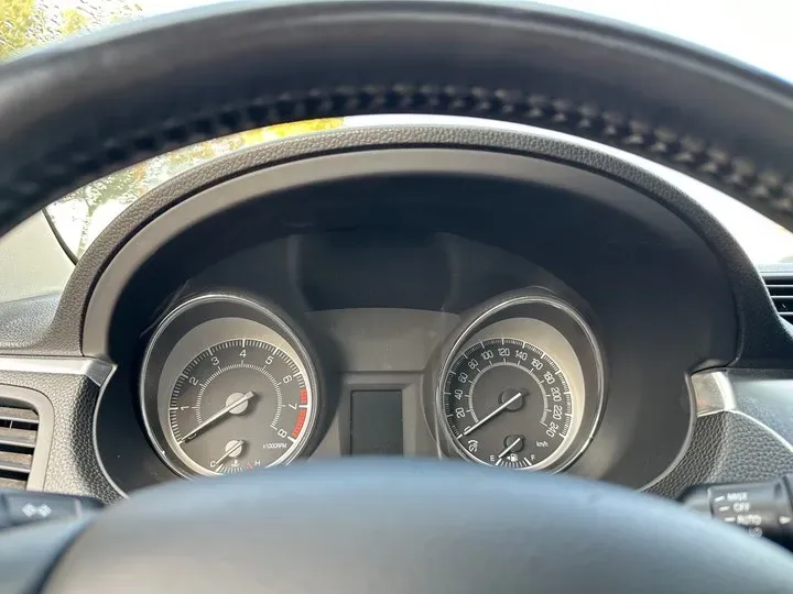 2011 Suzuki Kizashi 2.4L 178HP L4 CVT,autocango,china used car exporter,china ev exporter,chinese used car exporter,chinese used ev exporter