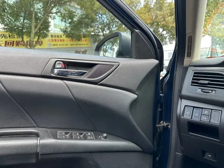 2011 Suzuki Kizashi 2.4L 178HP L4 CVT,autocango,china used car exporter,china ev exporter,chinese used car exporter,chinese used ev exporter