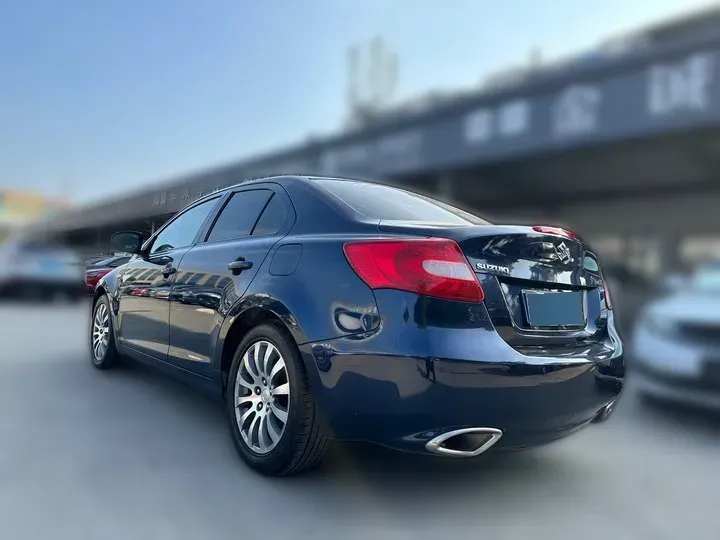 2011 Suzuki Kizashi 2.4L 178HP L4 CVT,autocango,china used car exporter,china ev exporter,chinese used car exporter,chinese used ev exporter