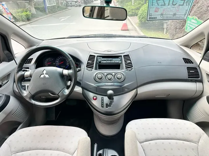 2006 Mitsubishi Grandis 2.4L 165HP L4 4AT,autocango,china used car exporter,china ev exporter,chinese used car exporter,chinese used ev exporter