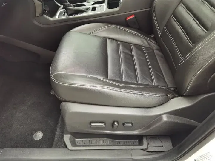 2019 Ford Kuga 1.5T 181HP L4 6AT,autocango,china used car exporter,china ev exporter,chinese used car exporter,chinese used ev exporter