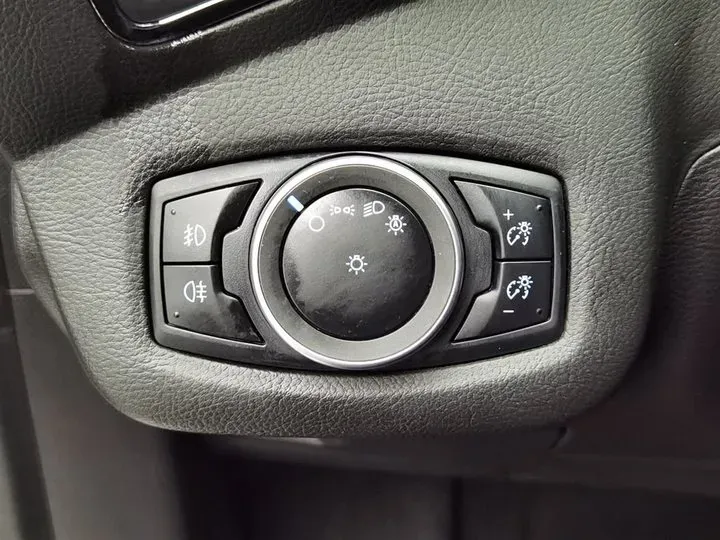 2019 Ford Kuga 1.5T 181HP L4 6AT,autocango,china used car exporter,china ev exporter,chinese used car exporter,chinese used ev exporter