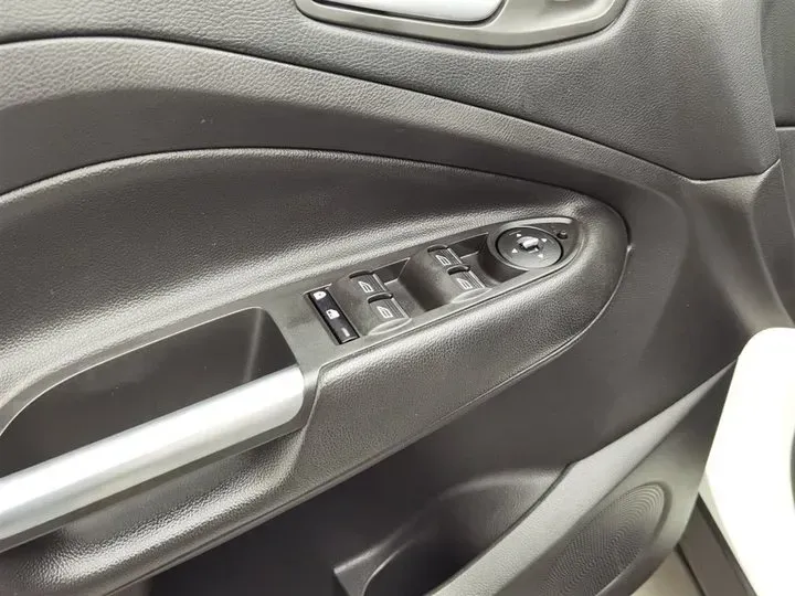 2019 Ford Kuga 1.5T 181HP L4 6AT,autocango,china used car exporter,china ev exporter,chinese used car exporter,chinese used ev exporter