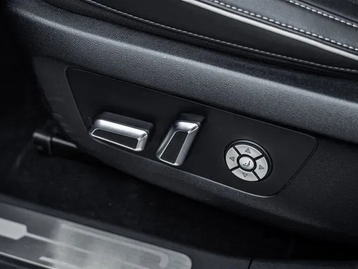 2021 Tank 300 2.0T 227HP L4 8AT,autocango,china used car exporter,china ev exporter,chinese used car exporter,chinese used ev exporter