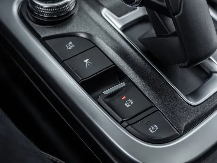 2021 Tank 300 2.0T 227HP L4 8AT,autocango,china used car exporter,china ev exporter,chinese used car exporter,chinese used ev exporter