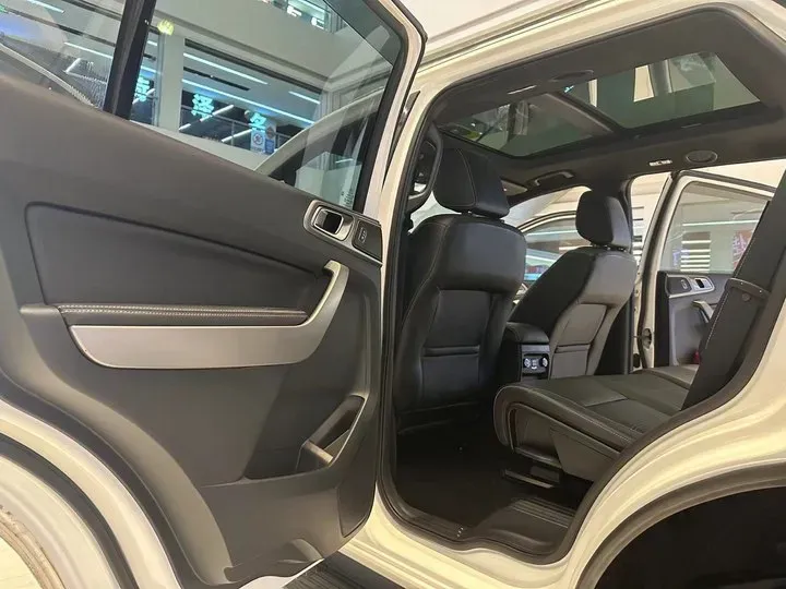 2017 Ford Everest 2.0T 245HP L4 6AT,autocango,china used car exporter,china ev exporter,chinese used car exporter,chinese used ev exporter