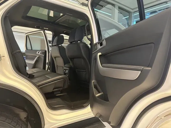 2017 Ford Everest 2.0T 245HP L4 6AT,autocango,china used car exporter,china ev exporter,chinese used car exporter,chinese used ev exporter