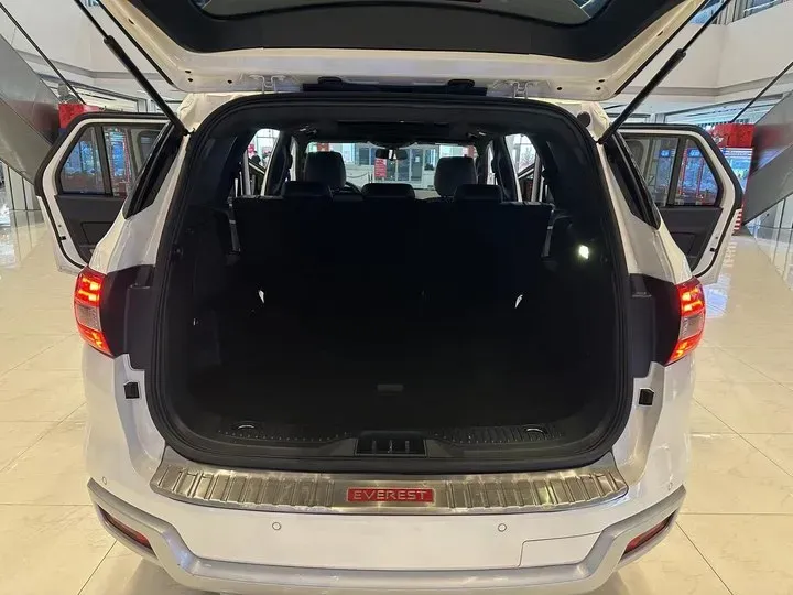 2017 Ford Everest 2.0T 245HP L4 6AT,autocango,china used car exporter,china ev exporter,chinese used car exporter,chinese used ev exporter