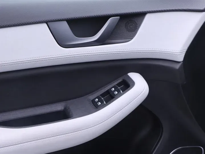 2021 Enovate ME5 Range Extended 98HP REEV 30.6KWH,autocango,china used car exporter,china ev exporter,chinese used car exporter,chinese used ev exporter