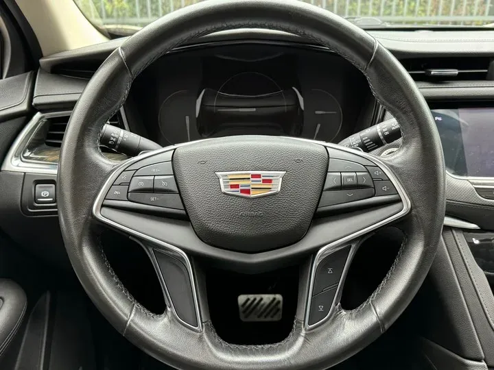 2016 Cadillac XT5 2.0T 250HP L4 8AT,autocango,china used car exporter,china ev exporter,chinese used car exporter,chinese used ev exporter