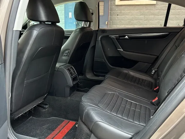 2015 Volkswagen Magotan 1.8T 160HP L4 7DCT,autocango,china used car exporter,china ev exporter,chinese used car exporter,chinese used ev exporter