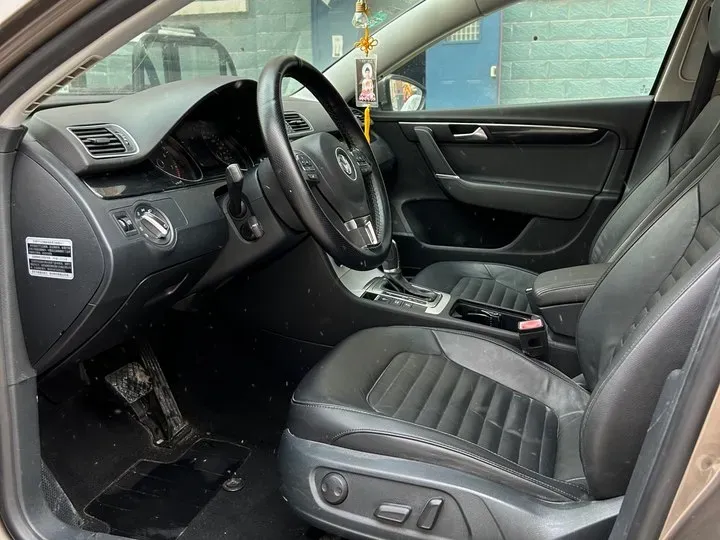 2015 Volkswagen Magotan 1.8T 160HP L4 7DCT,autocango,china used car exporter,china ev exporter,chinese used car exporter,chinese used ev exporter