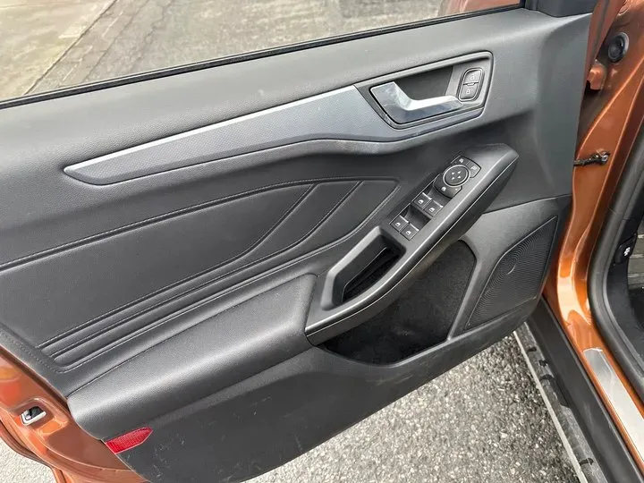 2020 Ford Focus Active 1.5T 174HP L3 8AT,autocango,china used car exporter,china ev exporter,chinese used car exporter,chinese used ev exporter