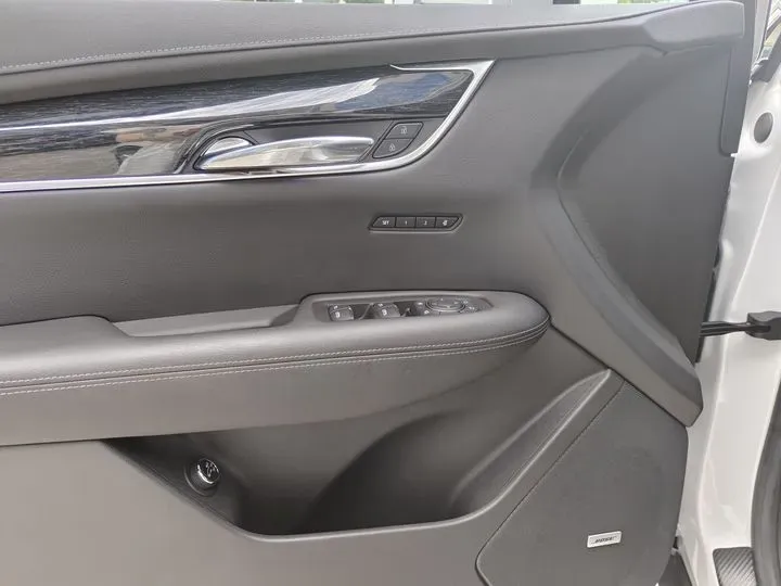 2021 Cadillac XT5 2.0T 237HP L4 9AT,autocango,china used car exporter,china ev exporter,chinese used car exporter,chinese used ev exporter