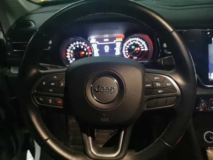 2018 Jeep Commander 2.0T 234HP L4 9AT,autocango,china used car exporter,china ev exporter,chinese used car exporter,chinese used ev exporter