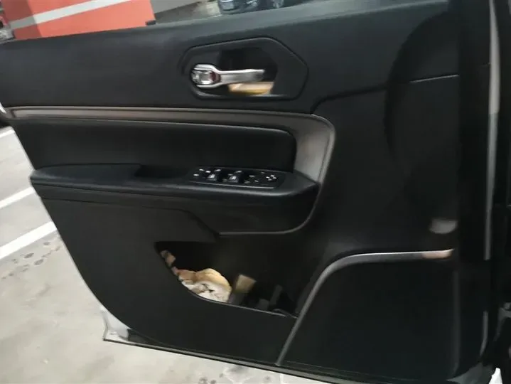 2018 Jeep Commander 2.0T 234HP L4 9AT,autocango,china used car exporter,china ev exporter,chinese used car exporter,chinese used ev exporter