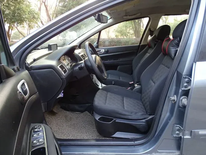 2010 Peugeot 307 1.6L 106HP L4 4AT,autocango,china used car exporter,china ev exporter,chinese used car exporter,chinese used ev exporter