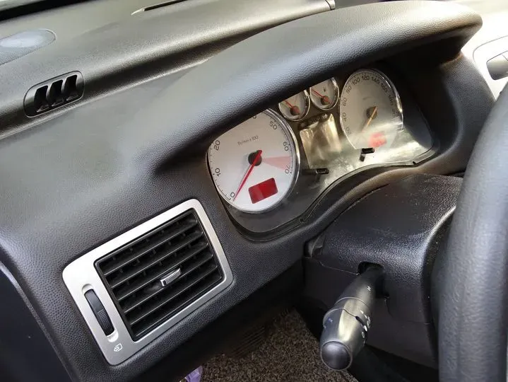 2010 Peugeot 307 1.6L 106HP L4 4AT,autocango,china used car exporter,china ev exporter,chinese used car exporter,chinese used ev exporter