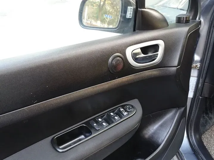 2010 Peugeot 307 1.6L 106HP L4 4AT,autocango,china used car exporter,china ev exporter,chinese used car exporter,chinese used ev exporter