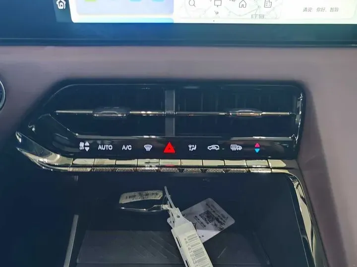 2024 JAC X8 PLUS 1.5T 184HP L4 7DCT,autocango,china used car exporter,china ev exporter,chinese used car exporter,chinese used ev exporter