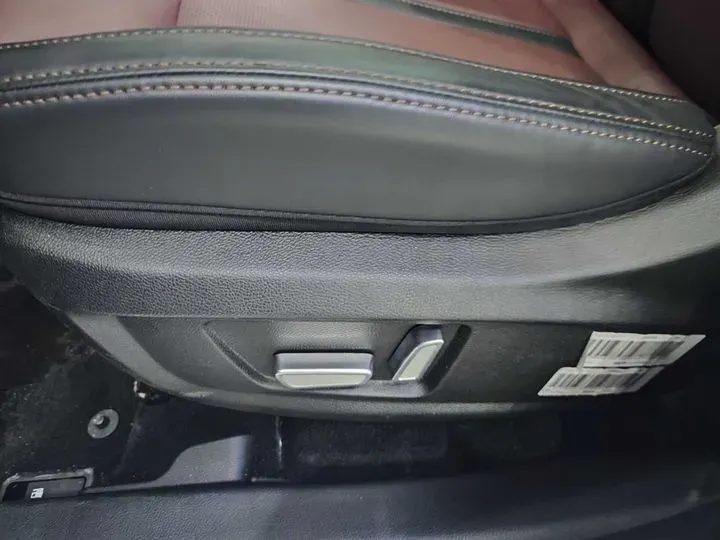 2024 JAC X8 PLUS 1.5T 184HP L4 7DCT,autocango,china used car exporter,china ev exporter,chinese used car exporter,chinese used ev exporter