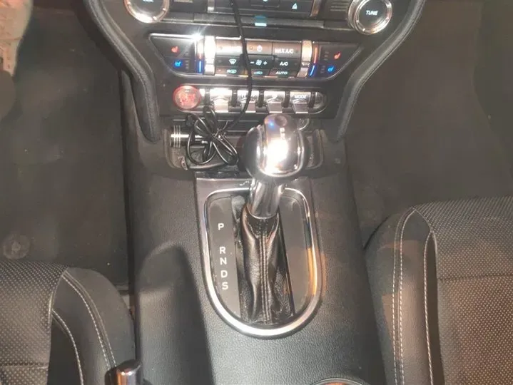 2019 Ford Mustang 2.3T 299HP L4 10AT,autocango,china used car exporter,china ev exporter,chinese used car exporter,chinese used ev exporter