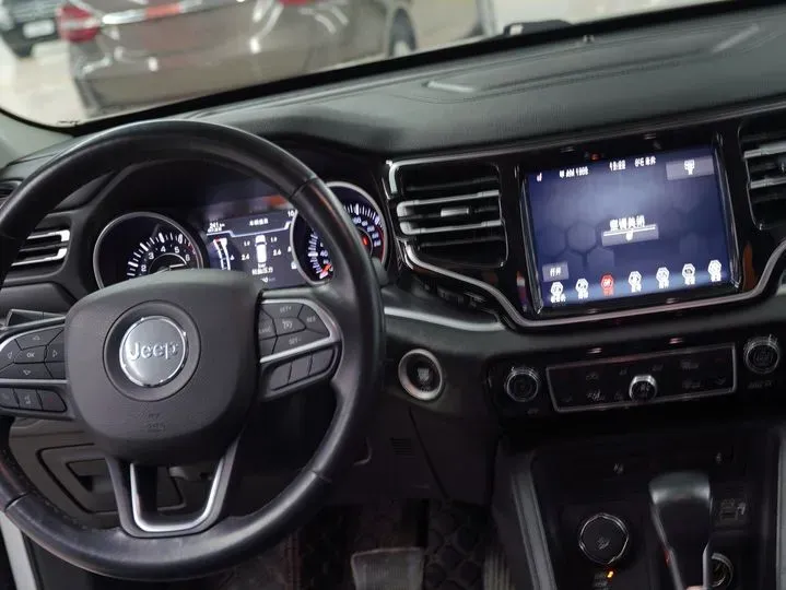 2018 Jeep Commander 2.0T 265HP L4 9AT,autocango,china used car exporter,china ev exporter,chinese used car exporter,chinese used ev exporter