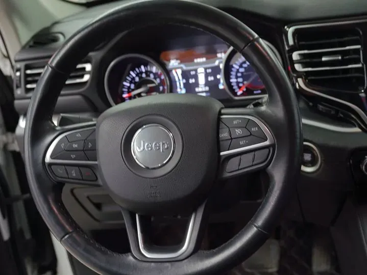 2018 Jeep Commander 2.0T 265HP L4 9AT,autocango,china used car exporter,china ev exporter,chinese used car exporter,chinese used ev exporter