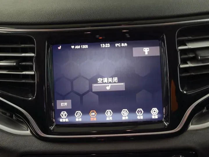 2018 Jeep Commander 2.0T 265HP L4 9AT,autocango,china used car exporter,china ev exporter,chinese used car exporter,chinese used ev exporter