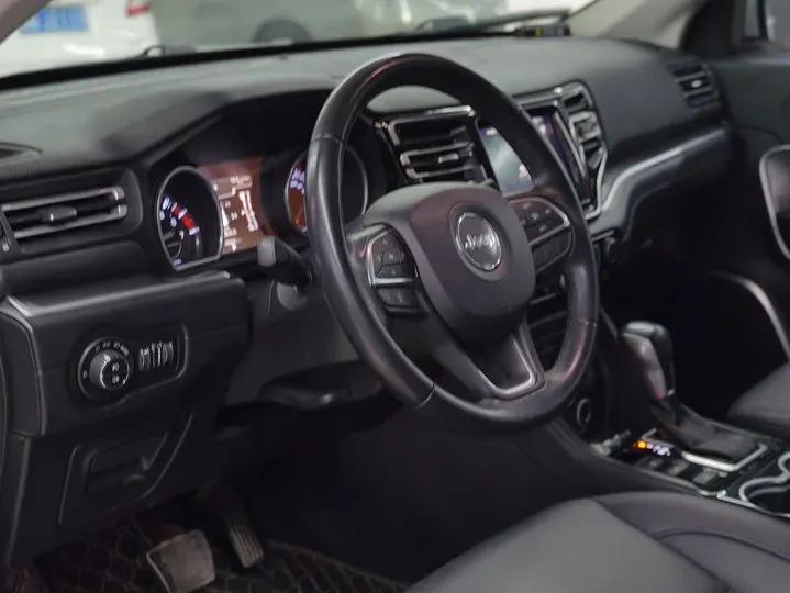 2018 Jeep Commander 2.0T 265HP L4 9AT,autocango,china used car exporter,china ev exporter,chinese used car exporter,chinese used ev exporter