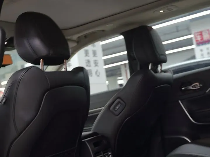 2018 Jeep Commander 2.0T 265HP L4 9AT,autocango,china used car exporter,china ev exporter,chinese used car exporter,chinese used ev exporter