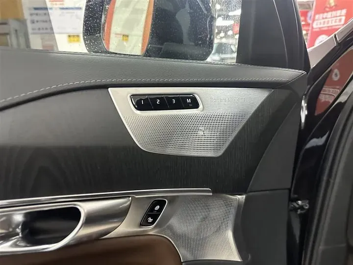 2021 Volvo XC90 2.0T 303HP L4 8AT PHEV 11.6KWH,autocango,china used car exporter,china ev exporter,chinese used car exporter,chinese used ev exporter