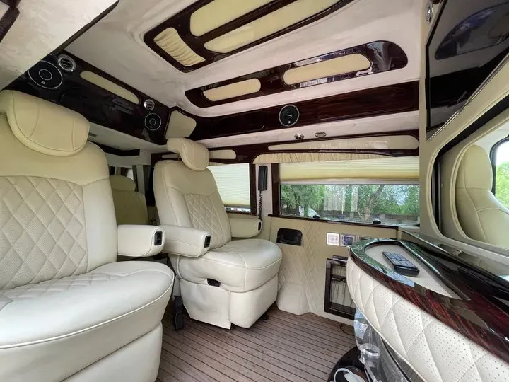 2011 Ford E350 5.4L 258HP V8 5AT,autocango,china used car exporter,china ev exporter,chinese used car exporter,chinese used ev exporter