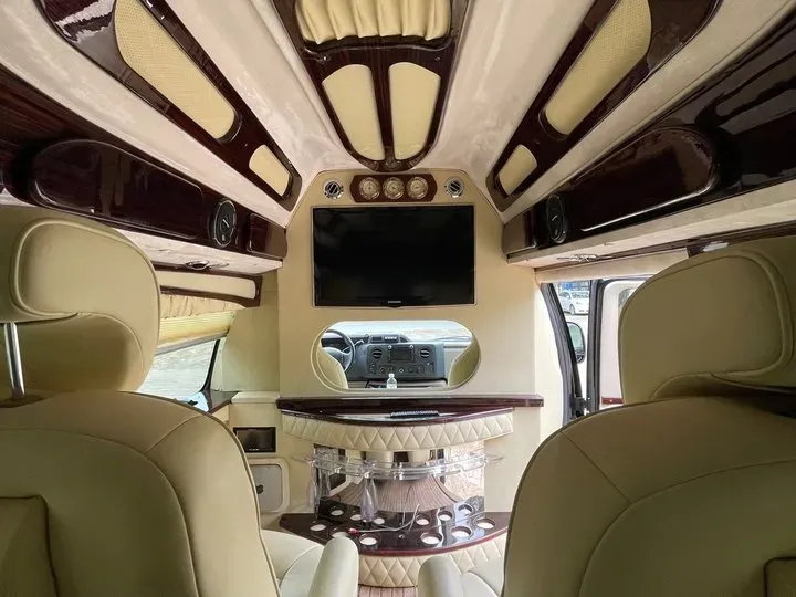 2011 Ford E350 5.4L 258HP V8 5AT,autocango,china used car exporter,china ev exporter,chinese used car exporter,chinese used ev exporter