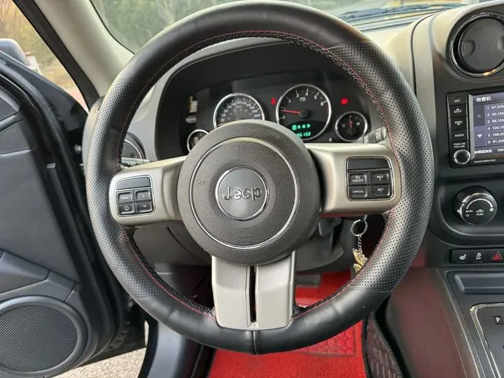 2014 Jeep Patriot 2.4L 170HP L4 6AT,autocango,china used car exporter,china ev exporter,chinese used car exporter,chinese used ev exporter