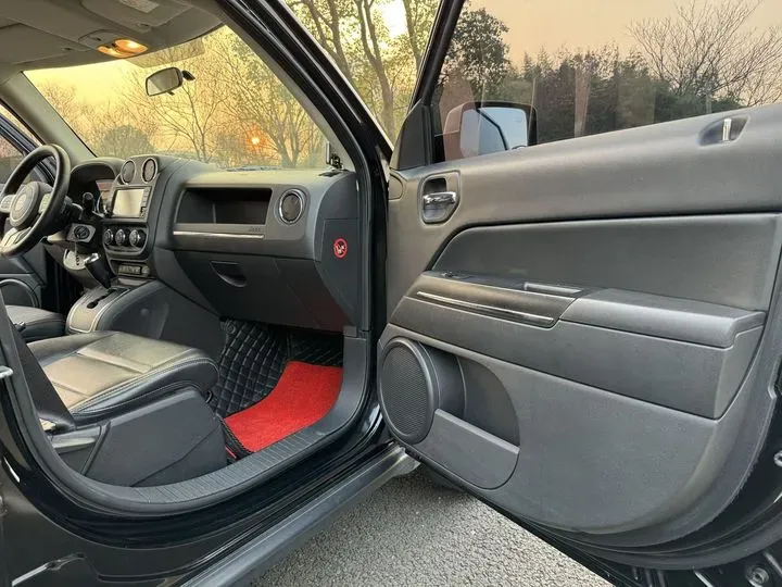 2014 Jeep Patriot 2.4L 170HP L4 6AT,autocango,china used car exporter,china ev exporter,chinese used car exporter,chinese used ev exporter