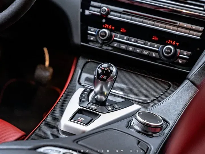 2015 BMW M6 4.4T 560HP V8 7DCT,autocango,china used car exporter,china ev exporter,chinese used car exporter,chinese used ev exporter