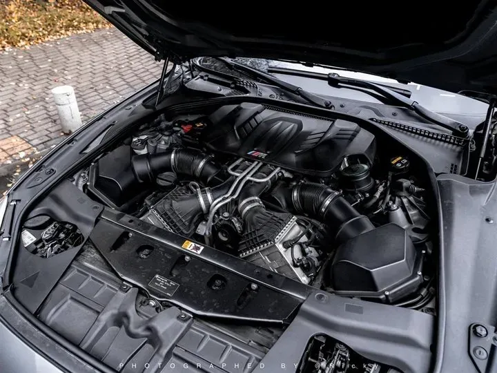 2015 BMW M6 4.4T 560HP V8 7DCT,autocango,china used car exporter,china ev exporter,chinese used car exporter,chinese used ev exporter