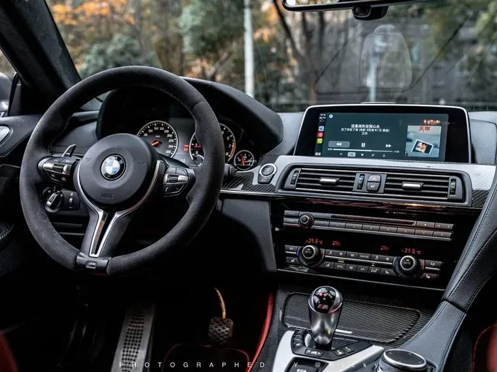 2015 BMW M6 4.4T 560HP V8 7DCT,autocango,china used car exporter,china ev exporter,chinese used car exporter,chinese used ev exporter