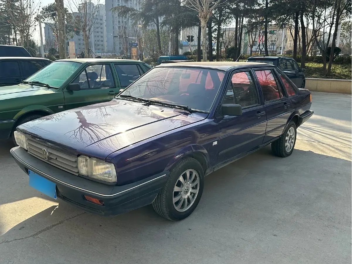 2004 Volkswagen Santana Classic 1.6L 87HP L4 5MT,autocango,china used car exporter,china ev exporter,chinese used car exporter,chinese used ev exporter