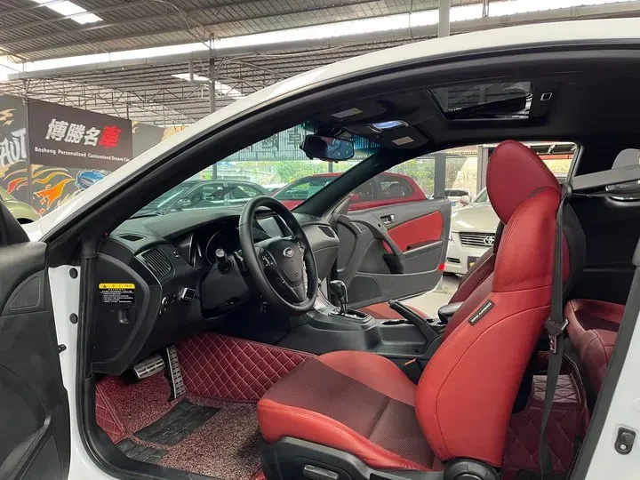 2012 Hyundai Rohens-Coupe 2.0T 260HP L4 8AT,autocango,china used car exporter,china ev exporter,chinese used car exporter,chinese used ev exporter