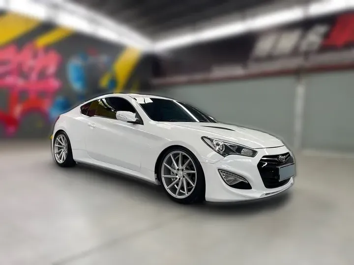 2012 Hyundai Rohens-Coupe 2.0T 260HP L4 8AT,autocango,china used car exporter,china ev exporter,chinese used car exporter,chinese used ev exporter