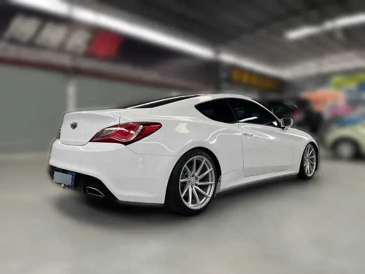 2012 Hyundai Rohens-Coupe 2.0T 260HP L4 8AT,autocango,china used car exporter,china ev exporter,chinese used car exporter,chinese used ev exporter