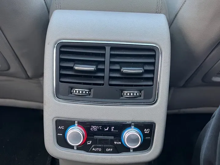 2016 Zotye Z700 1.8T 177HP L4 6DCT,autocango,china used car exporter,china ev exporter,chinese used car exporter,chinese used ev exporter