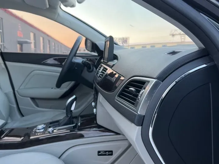 2016 Zotye Z700 1.8T 177HP L4 6DCT,autocango,china used car exporter,china ev exporter,chinese used car exporter,chinese used ev exporter