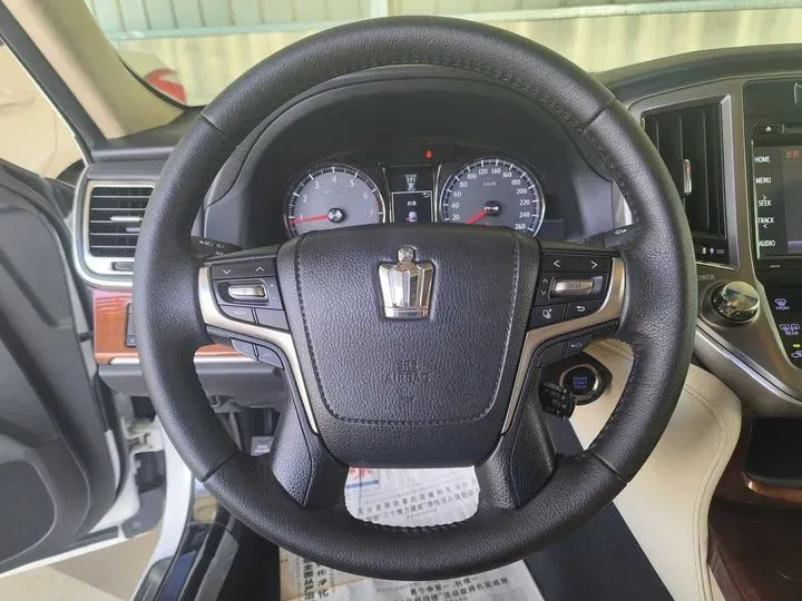 2015 Toyota Crown 2.5L 193HP V6 6AT,autocango,china used car exporter,china ev exporter,chinese used car exporter,chinese used ev exporter