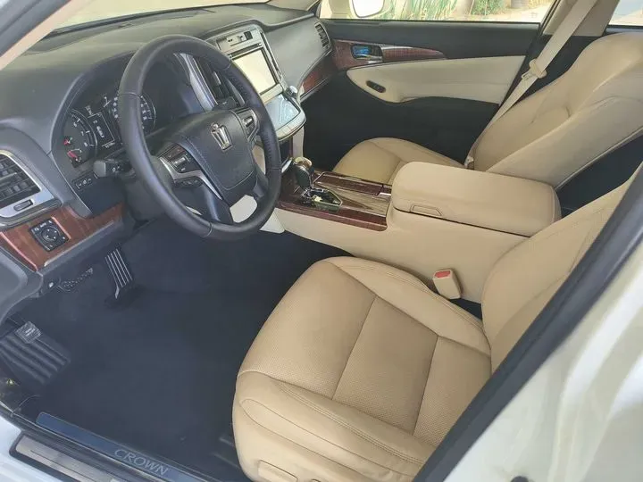 2015 Toyota Crown 2.5L 193HP V6 6AT,autocango,china used car exporter,china ev exporter,chinese used car exporter,chinese used ev exporter