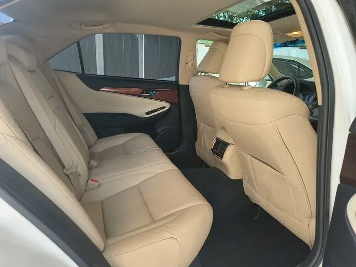 2015 Toyota Crown 2.5L 193HP V6 6AT,autocango,china used car exporter,china ev exporter,chinese used car exporter,chinese used ev exporter