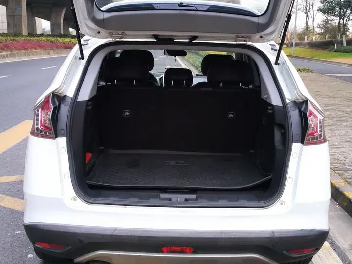 2016 Luxgen 6 SUV 1.8T 180HP L4 6AT,autocango,china used car exporter,china ev exporter,chinese used car exporter,chinese used ev exporter